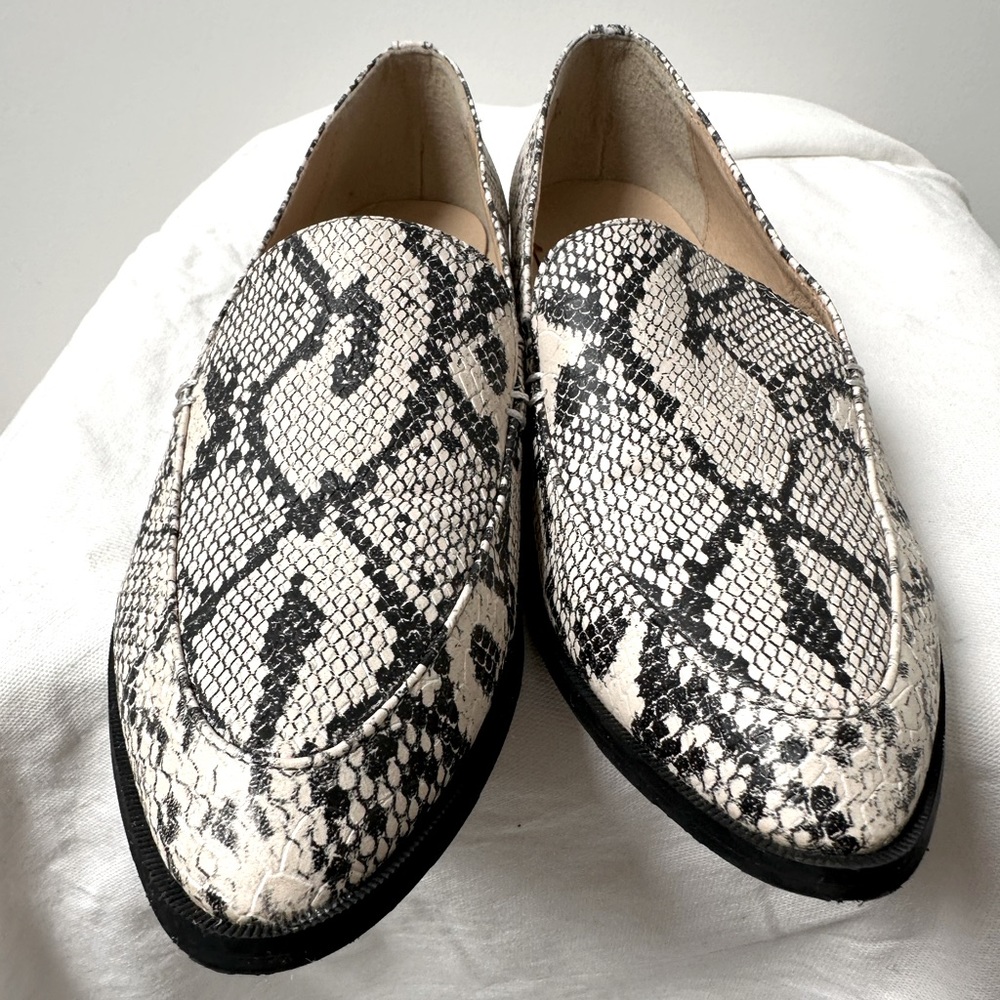 CL by Chinese Laundry Snake Loafers